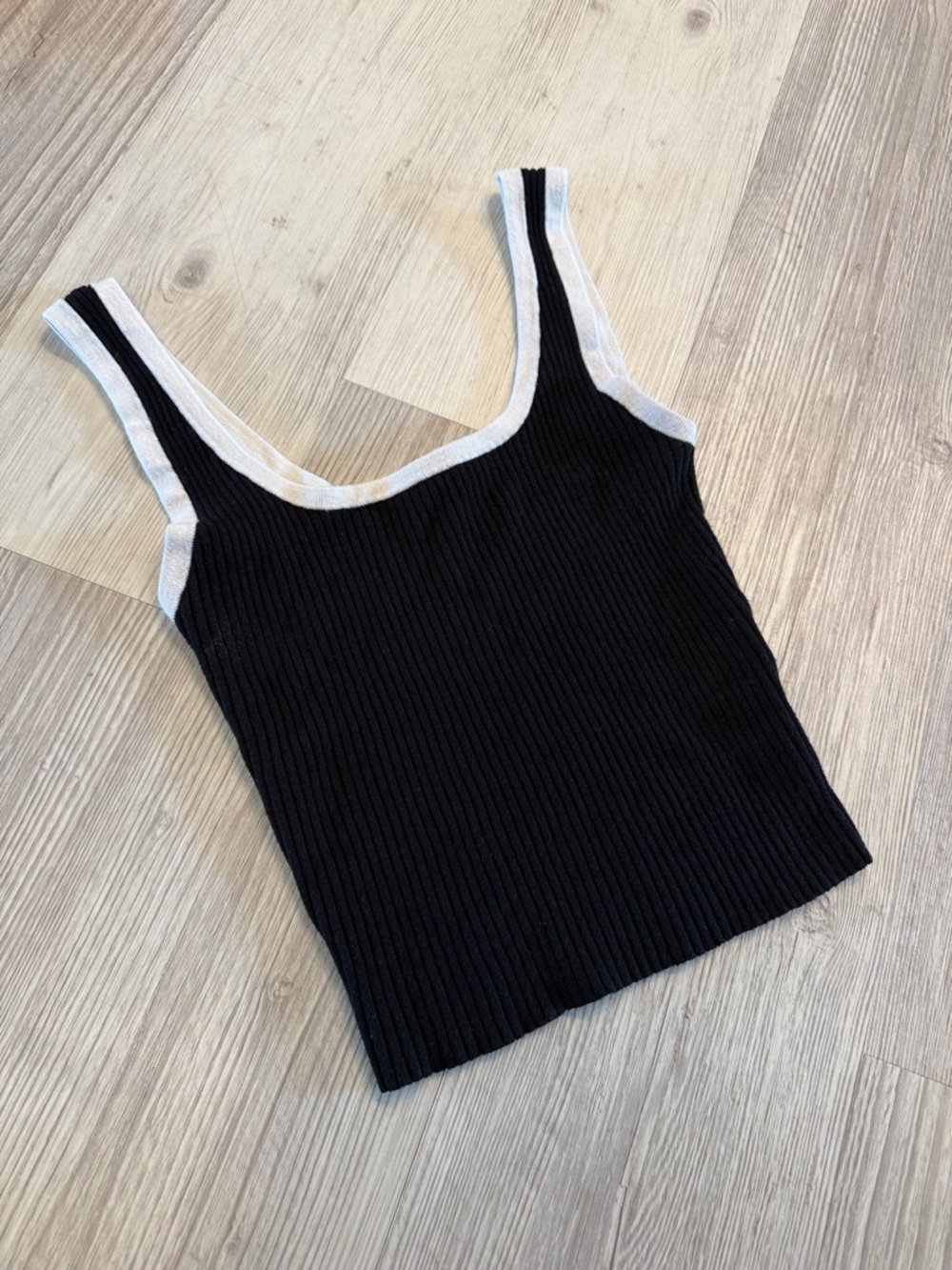 H&M Black Ribbed Cropped Tank with White Trim Size S